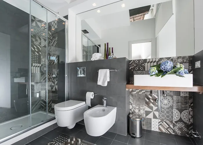 First Floor - Boutique Rom