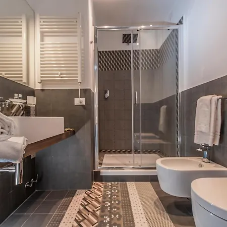 First Floor - Boutique 4*