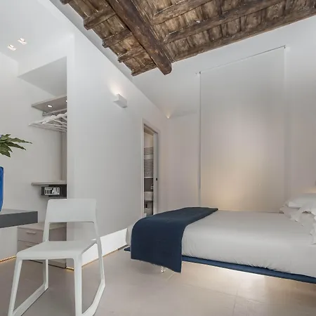 First Floor - Boutique 4*