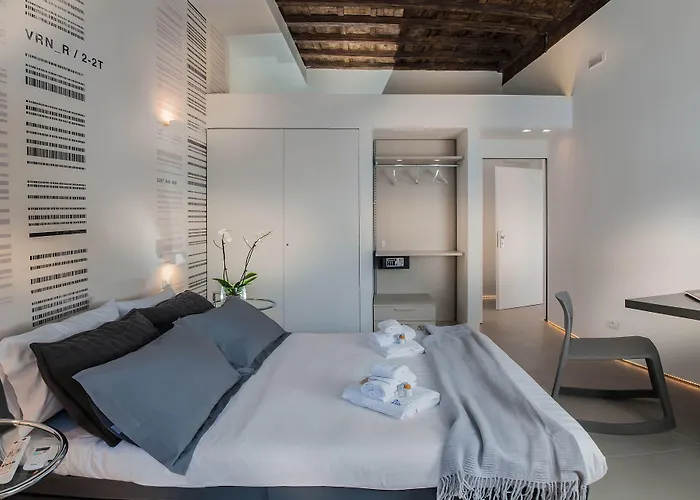 First Floor - Boutique Rome