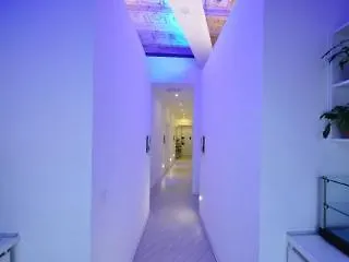 First Floor Πανσιόν