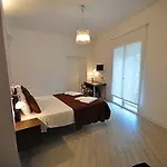 First Floor - Boutique בית הארחה