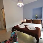 First Floor - Boutique בית הארחה 4*